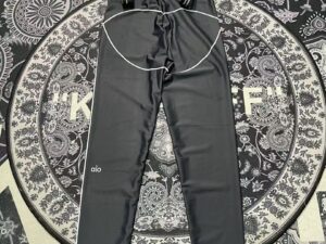 Alo Set Black outfit style