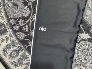 Alo Set Black outfit style
